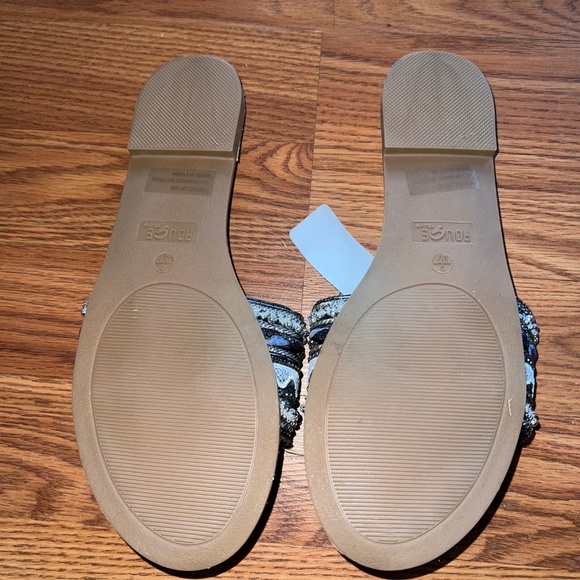 Size 7 Blue Tribal Slide Sandals - Picture 4 of 4